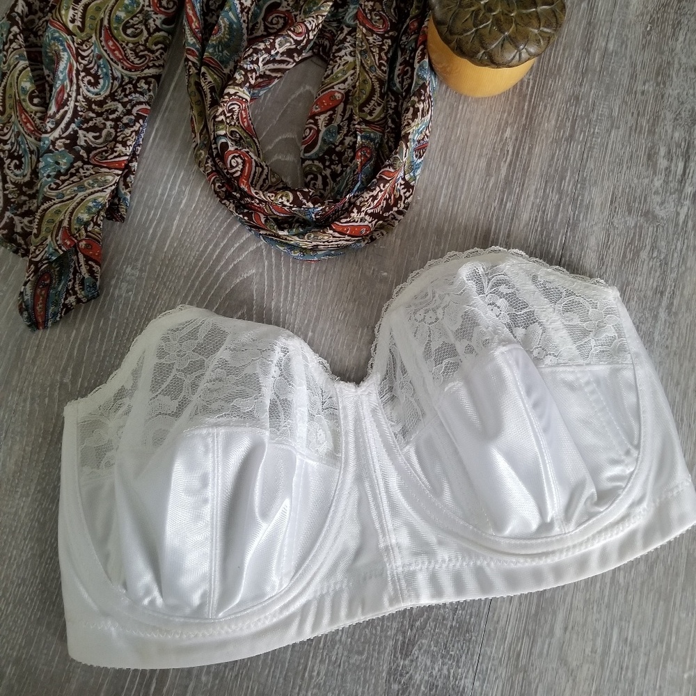 Pretty strapless bra
